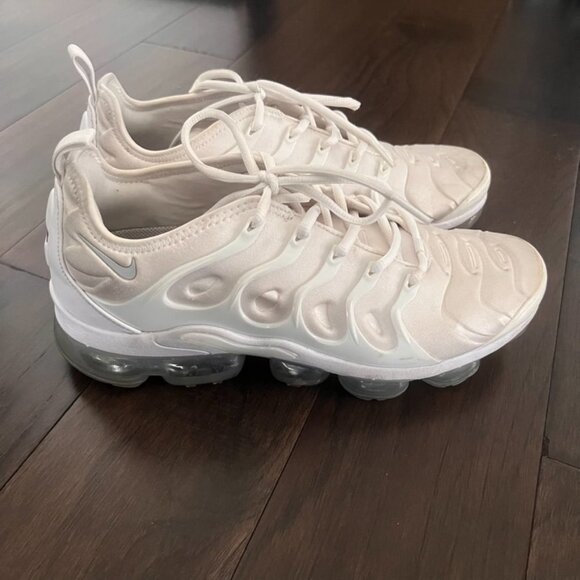 Nike Air VaporMax Plus sneaker shoes - Picture 2 of 9